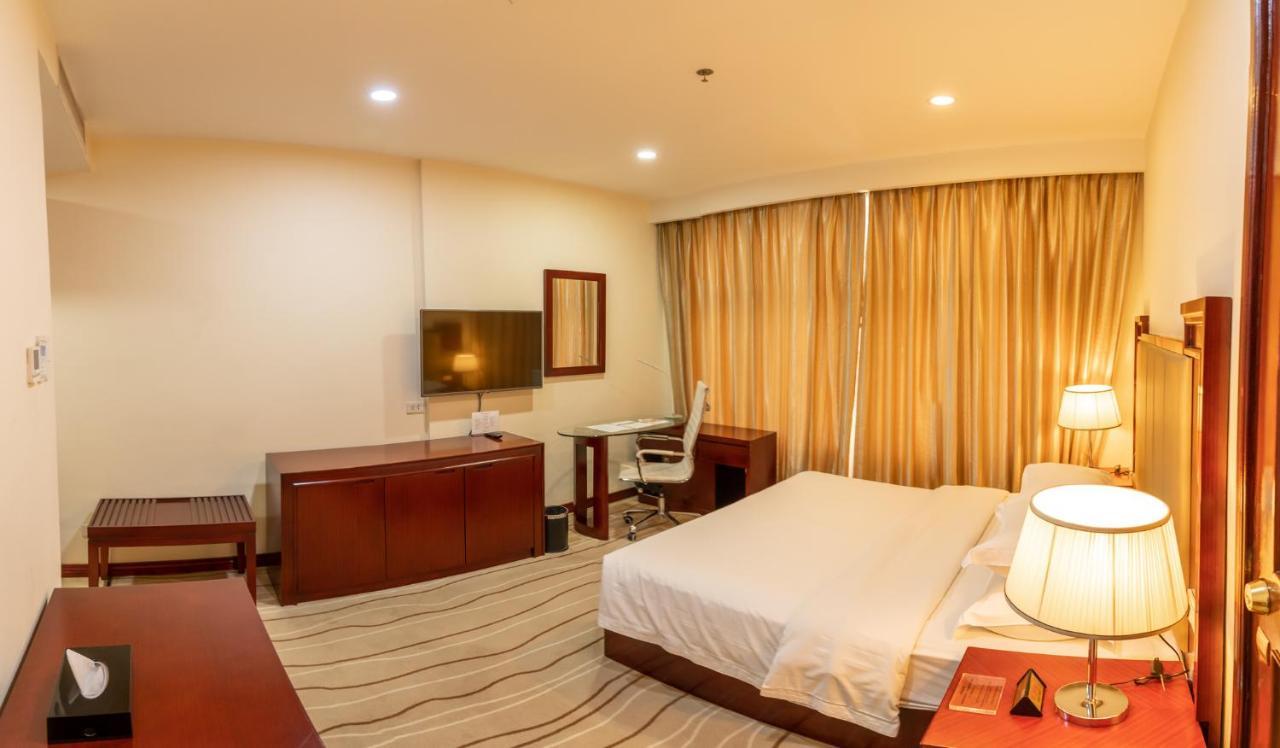 Swiss-Belhotel Blulane Manila Zewnętrze zdjęcie
