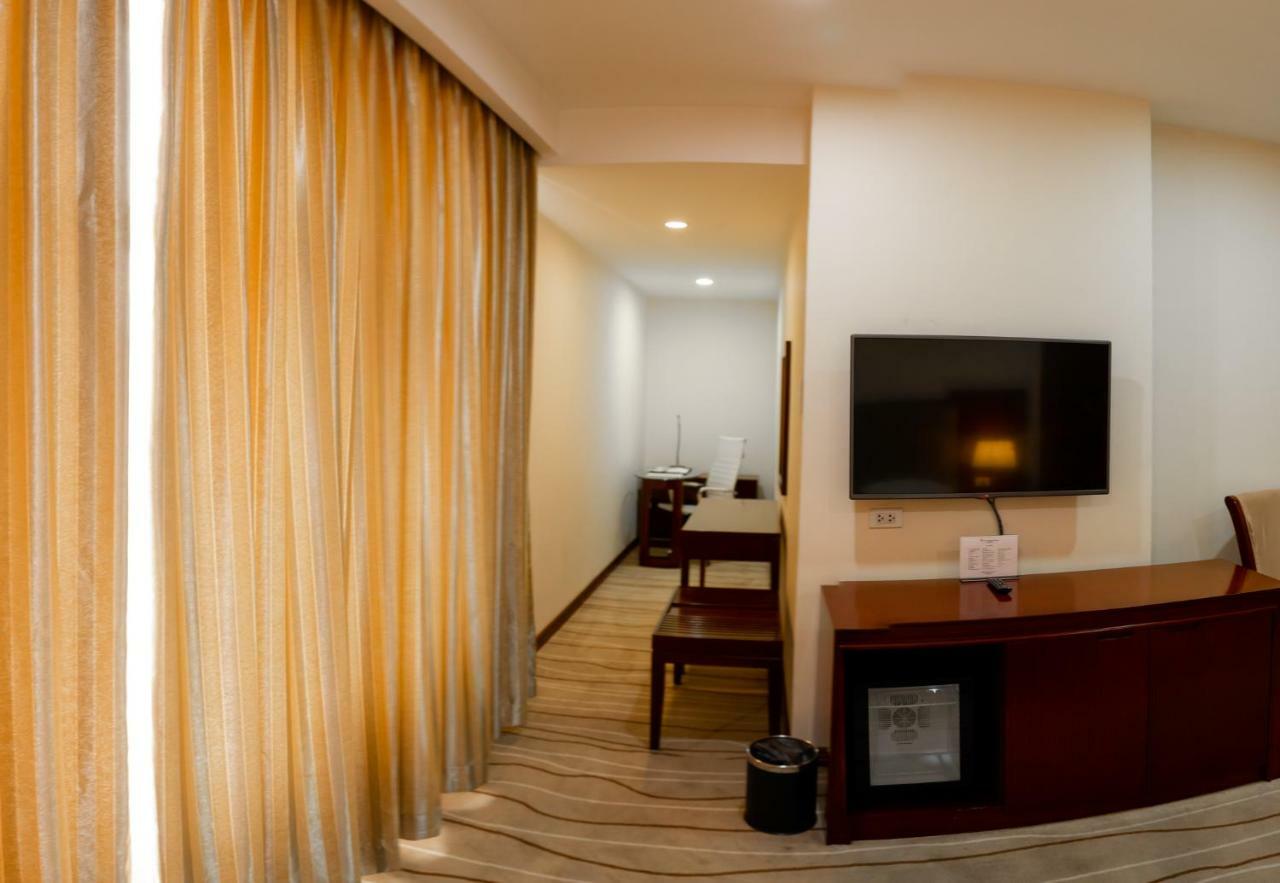 Swiss-Belhotel Blulane Manila Zewnętrze zdjęcie